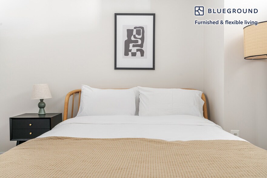 Building Photo - 3444 Fairfax Dr