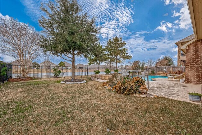 Building Photo - 619 Cypress Creek Ln