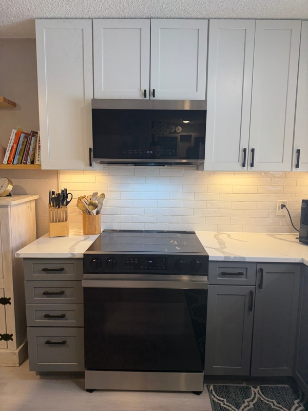 Building Photo - 611 16th Ave S