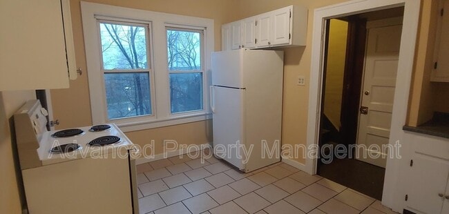 Building Photo - 1425 N 47th St