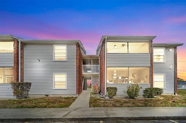 Building Photo - 1400 Gandy Blvd N