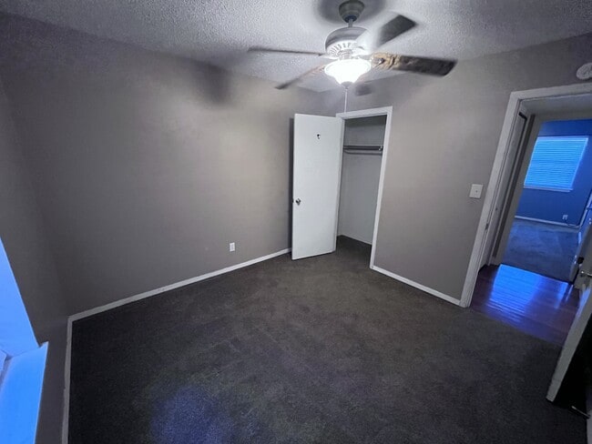 Building Photo - 188 Meadowick Dr