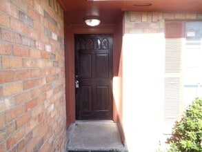 Building Photo - 4358 Queens Retreat Dr