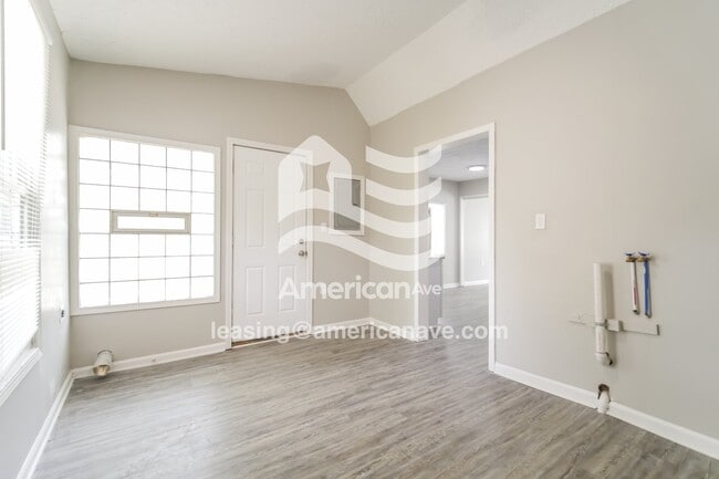 Building Photo - 19209 Cherrywood Ln