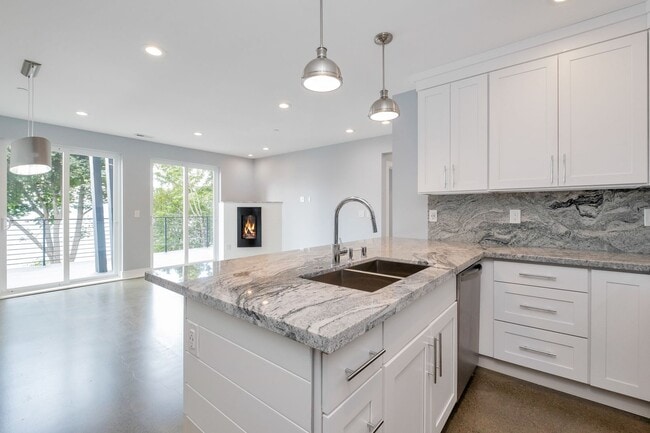 Building Photo - New View Three Tree Point