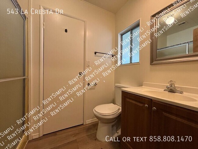 Building Photo - 543 La Cresta Dr