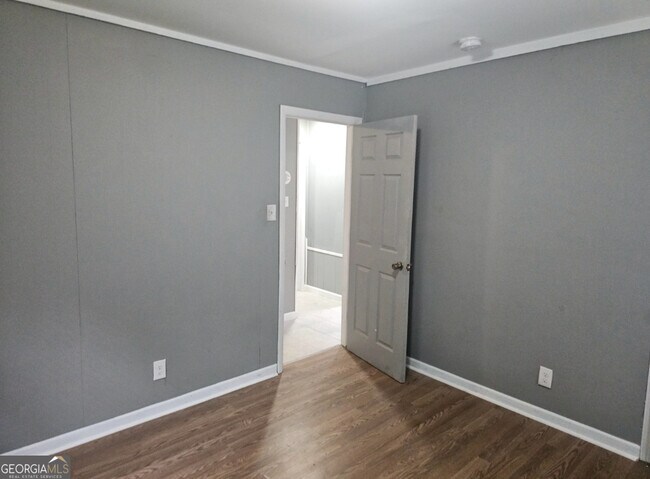 Building Photo - 668 Grosso Ave