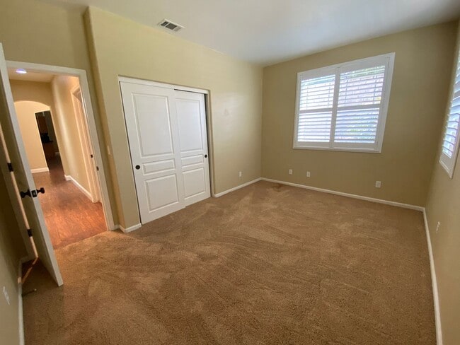 Building Photo - La Ventana Single Story Townhome