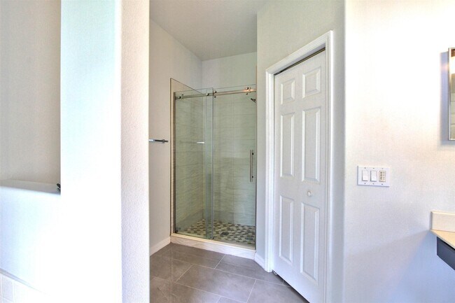 Building Photo - 5868 Duskywing Dr