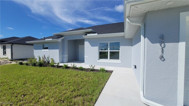 Building Photo - 4016 NE 12th Ct