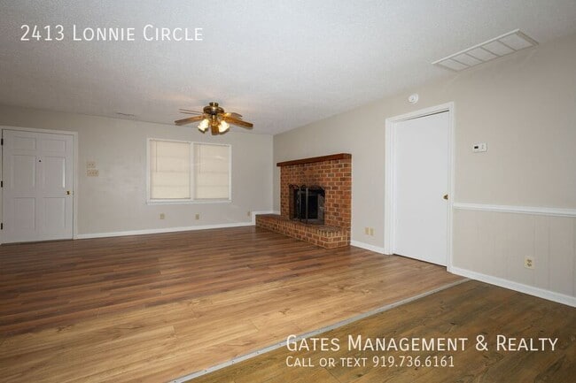 Building Photo - 2413 Lonnie Cir S