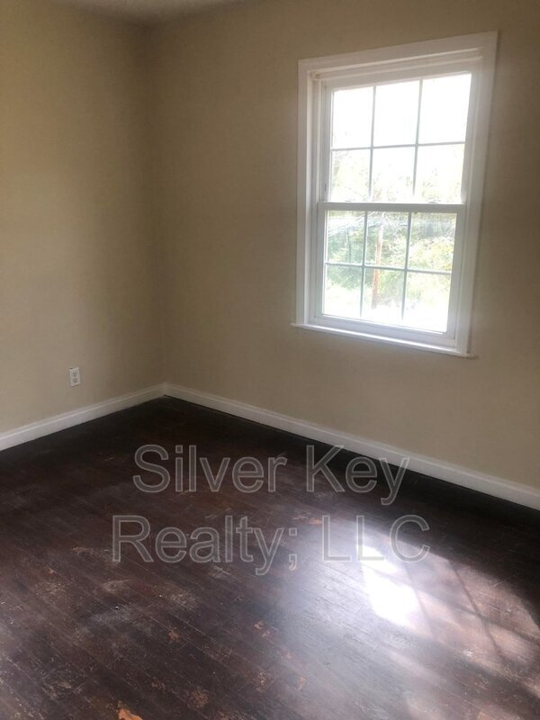Building Photo - 505 Guille St
