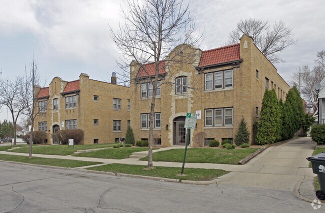 Primary Photo - 1800-06 E. Kenmore Pl