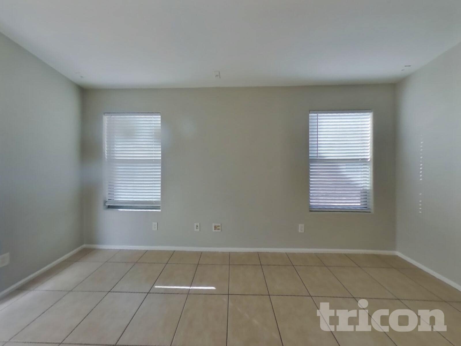 Building Photo - 2111 S 160th Ln