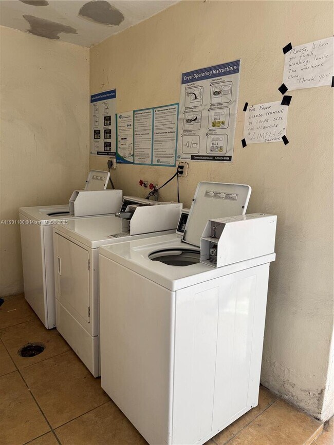 Building Photo - 1001 NW 45th Ave