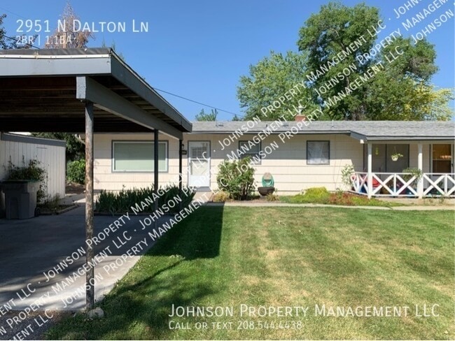 Primary Photo - 2951 N Dalton Ln