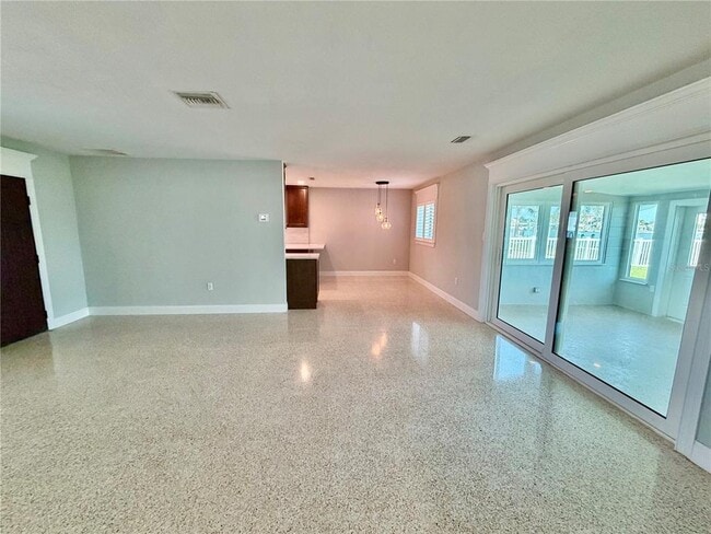 Building Photo - 17045 Dolphin Dr