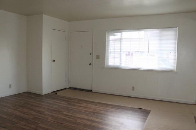 Primary Photo - 5747 Almaden Rd
