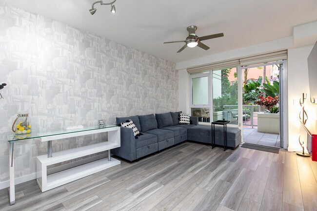 Building Photo - 1431 Pacific Hwy