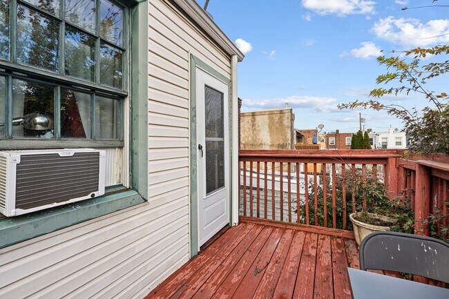 Building Photo - 3229 Almond St