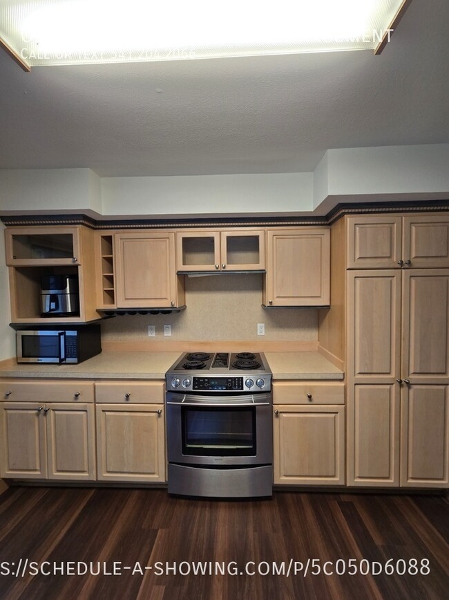 Building Photo - 600 Island Dr