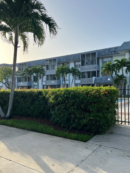 Building Photo - 6705 NW 169th St