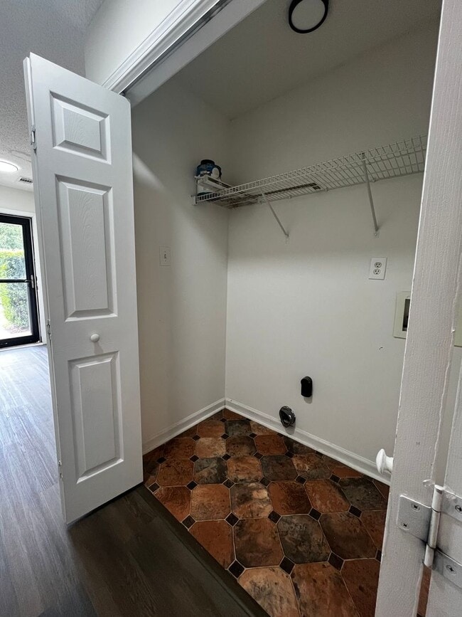 Building Photo - 318 Chadwyck Cir
