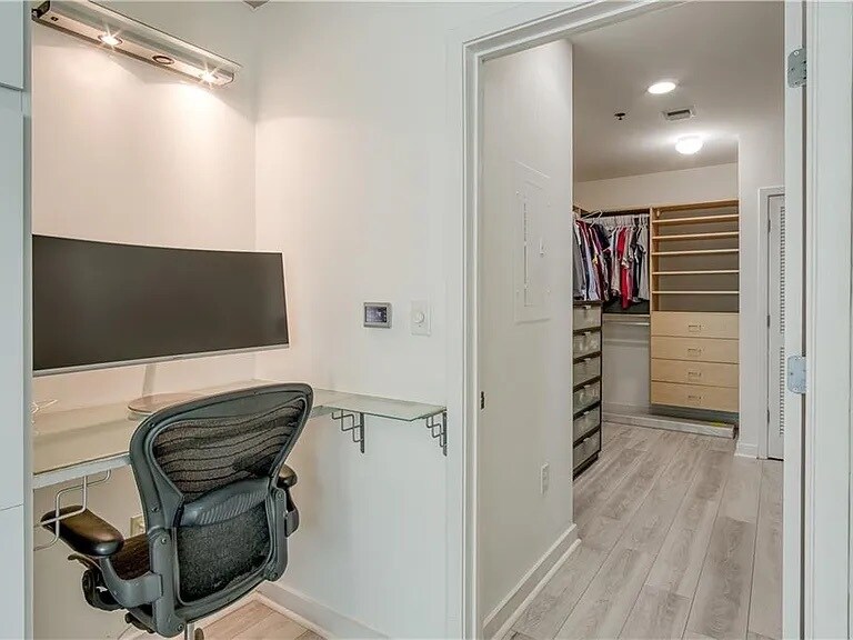 Building Photo - 943 Peachtree St NE