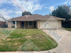 Building Photo - Charming 3 Bedroom