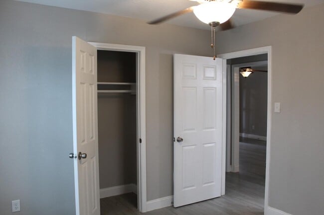 Building Photo - 5305 Southlea St