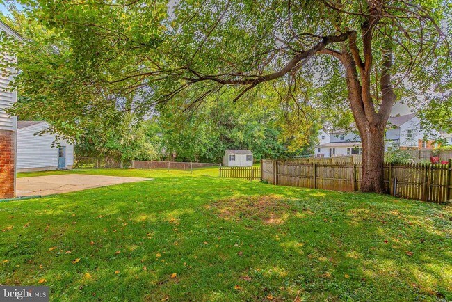 Building Photo - 9703 Stoneham Terrace