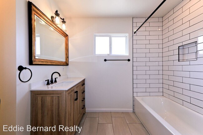 Building Photo - 4 br, 2 bath House - 17135 Tiara St.