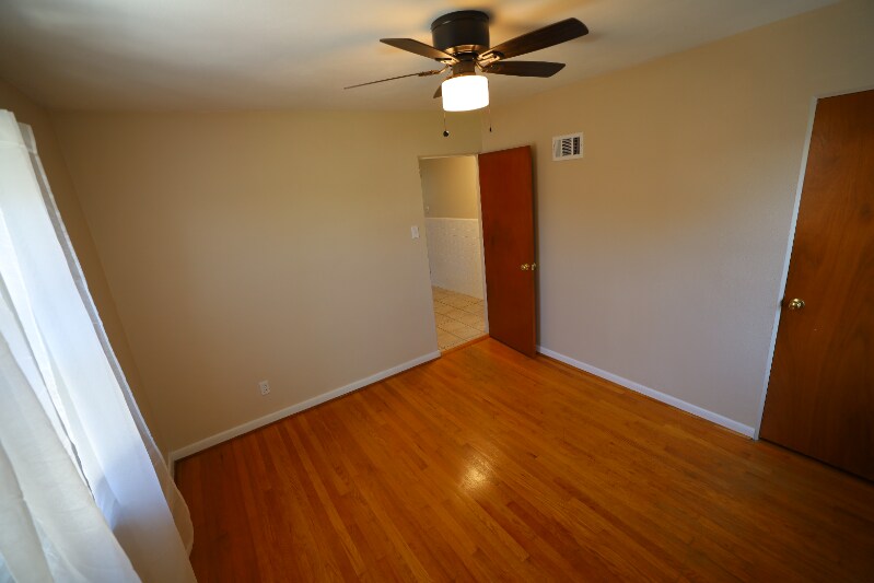 Building Photo - 1041 Martha Ln