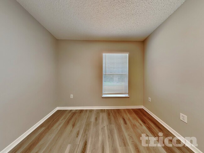 Building Photo - 649 Doe Cove Pl