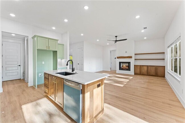 Building Photo - 2 Kolman Ln