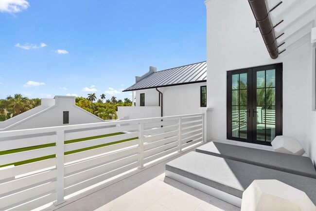 Building Photo - 734 S Ocean Blvd