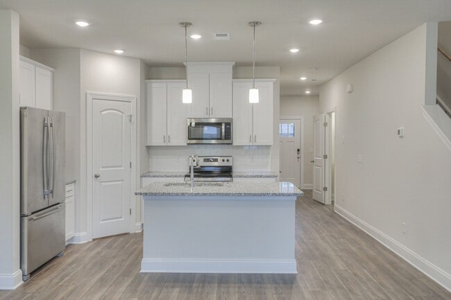 Building Photo - 1705 Tahoma Dr