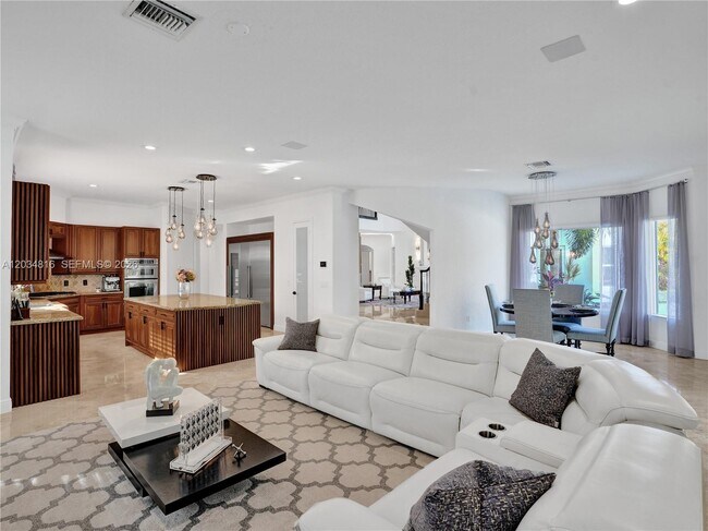 Building Photo - 14321 Jockey Cir
