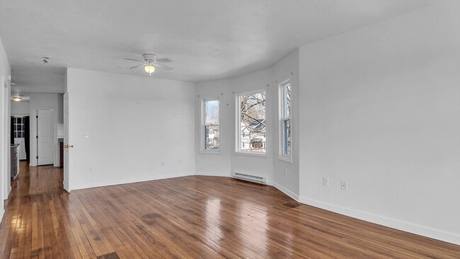 Building Photo - 1442 Main St