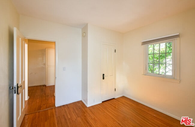 Building Photo - 2814 Fleur Dr