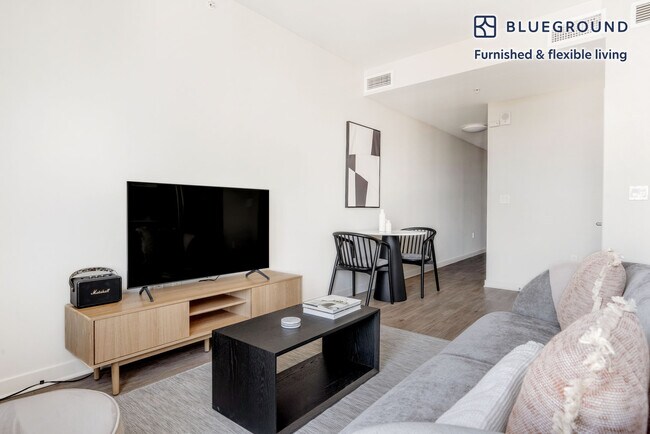 Building Photo - 1 Market St