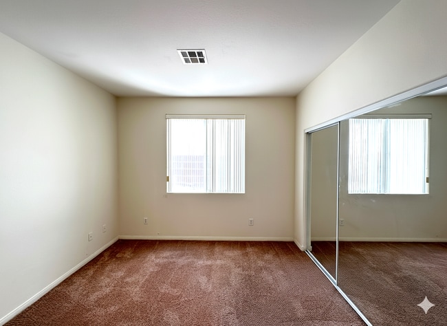 Building Photo - CHEYENNE HUALAPAI-UNIT 4A