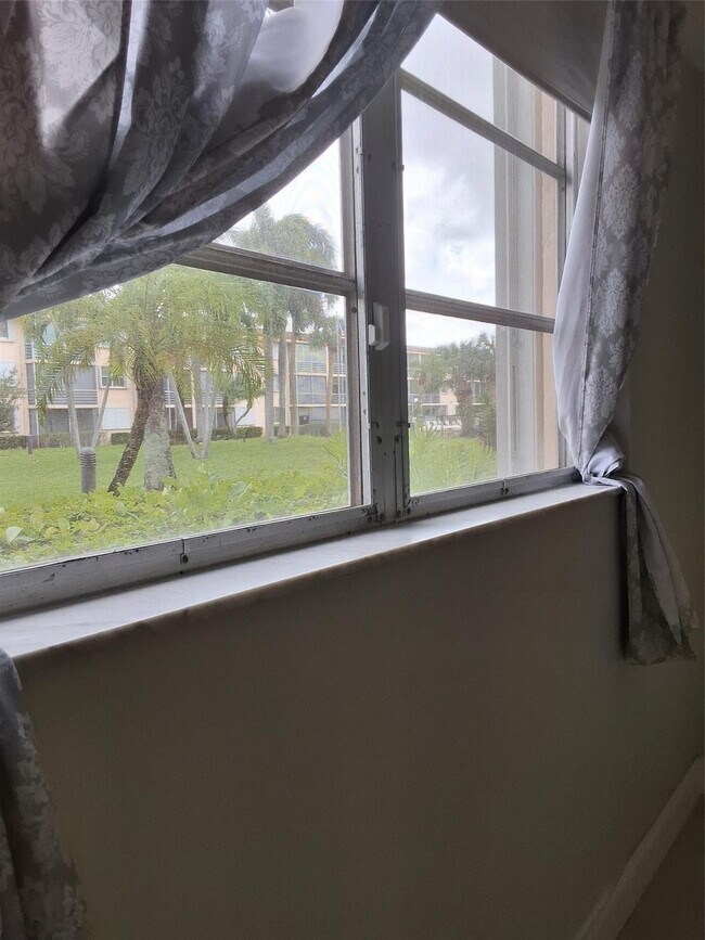 Building Photo - 4500 N Federal Hwy