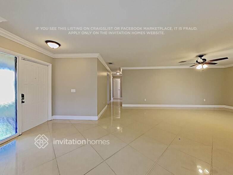 Building Photo - 562 SW 168th Way