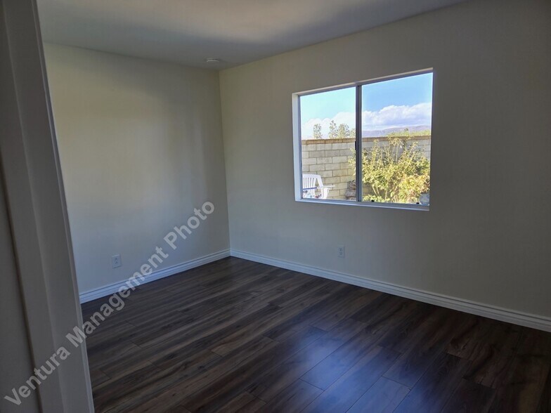Building Photo - 725 Azure Hills Dr