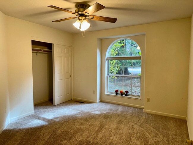 Building Photo - Downtown Nevada City Home Walking Distance...