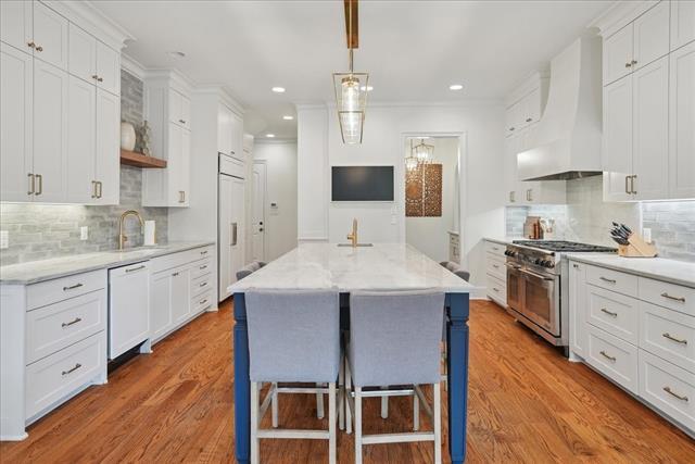 Building Photo - 6807 Lupton Dr