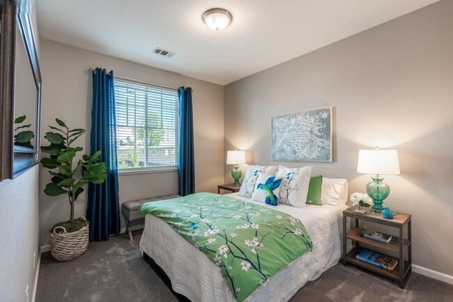Building Photo - Stunning Updated Alameda Home w/ Backyard Deck & Custom Features