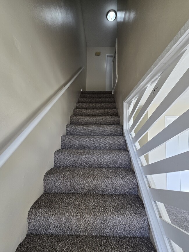 Building Photo - 3824 W Elm St