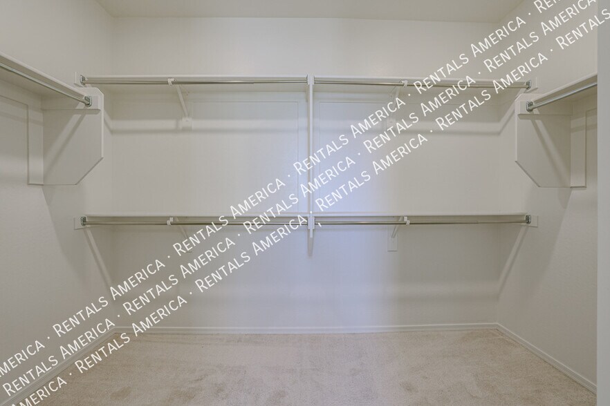 Building Photo - 10036 E Tiburon Ave